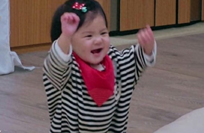 波妞奶萌表情包，鬼马机灵大眼汪汪，萌出一脸鼻血