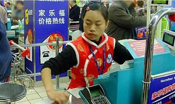 罗玉凤怎么留美国这么久（10年前说要嫁奥巴马）(7)