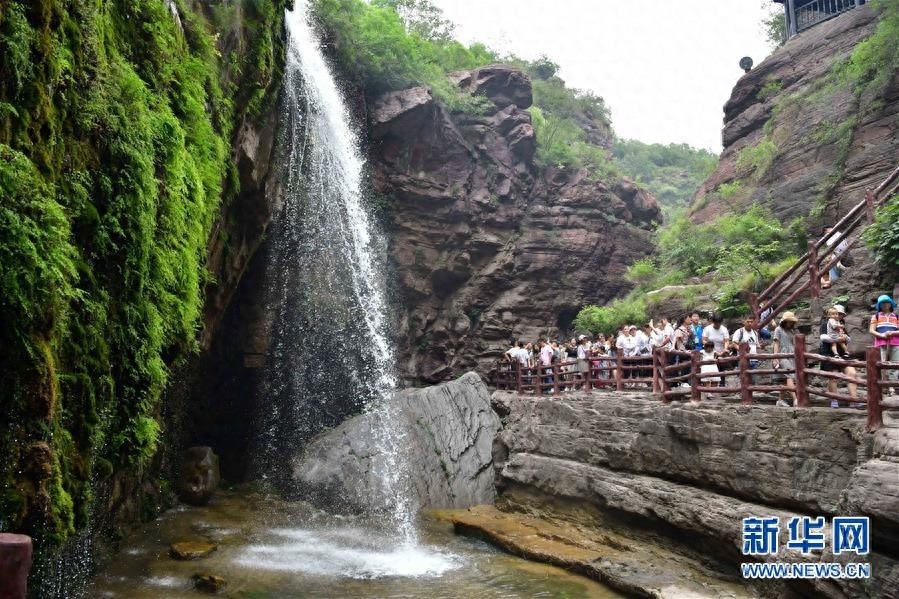 “地下奇观”云台山红石峡