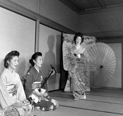 日本军妓:区别于慰安妇，生活在“天堂里”的高级艺妓