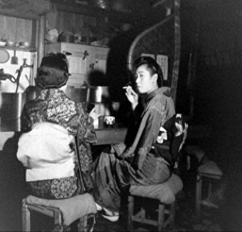 日本军妓:区别于慰安妇，生活在“天堂里”的高级艺妓