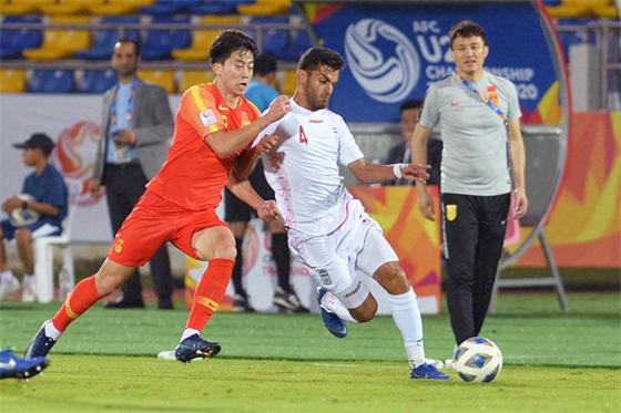 足球——亚足联U23锦标赛：中国不敌伊朗