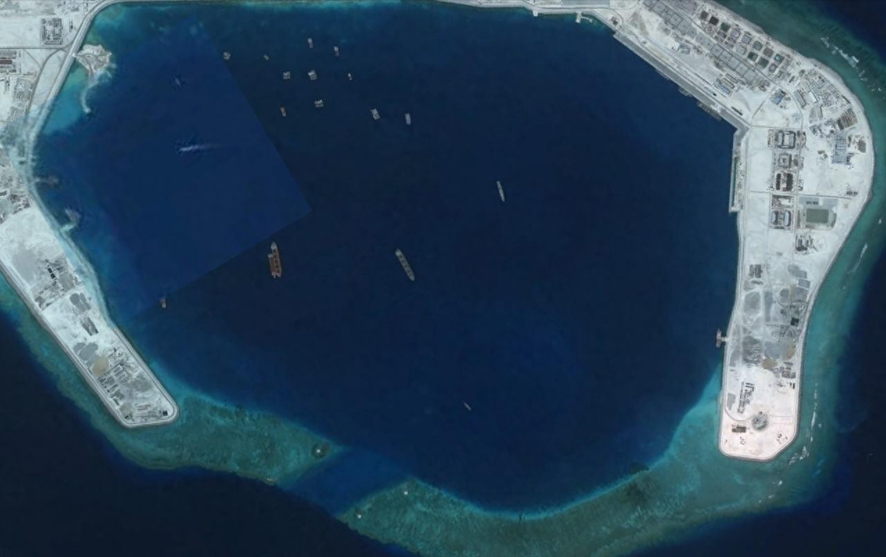 航拍渚碧岛，南沙群岛第二大岛屿，吹填建有大型机场
