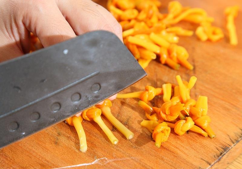 干黄花菜怎么挑选和处理