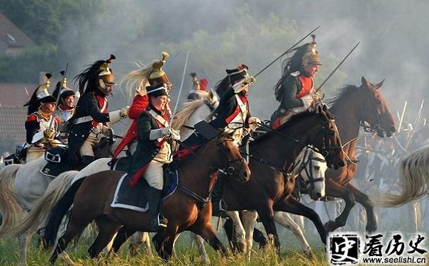 军迷重现滑铁卢之战
