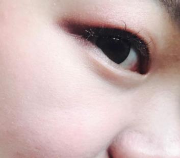 KATE眼影飞粉吗？持久不飞粉