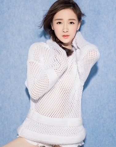 潘禹彤温婉可爱的外表，恬淡透深邃气息，科班出身拥有娴熟演技