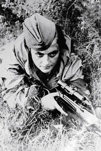 苏联最强女狙击手：击毙德军309人，负伤后斯大林亲自下令营救