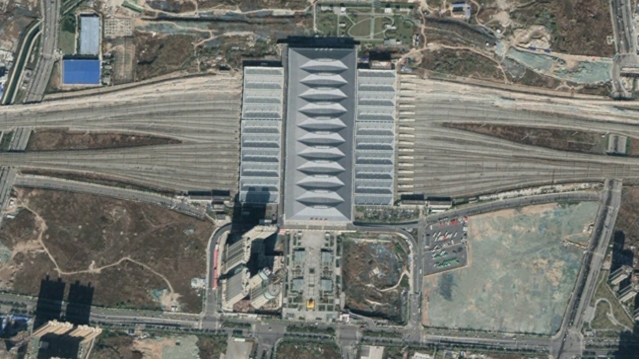 航拍动车D2656次（兰州西-西安北）各车站，途经通渭、咸阳