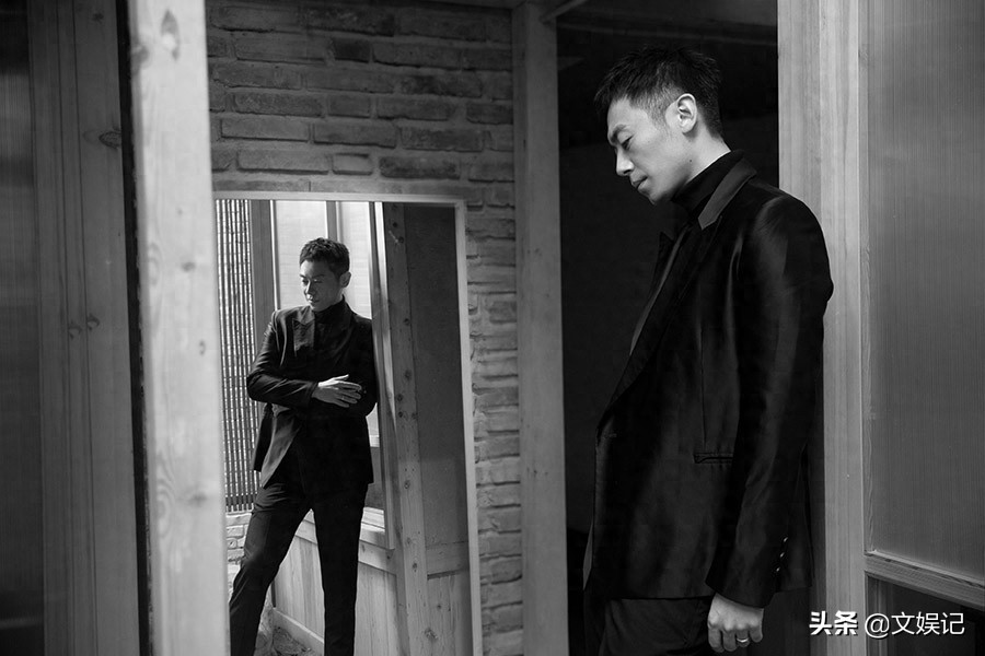 朱亚文写真, 尽显儒雅绅士魅力