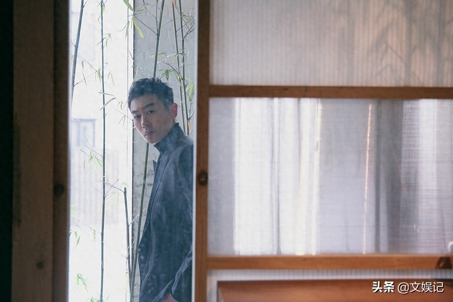 朱亚文写真, 尽显儒雅绅士魅力