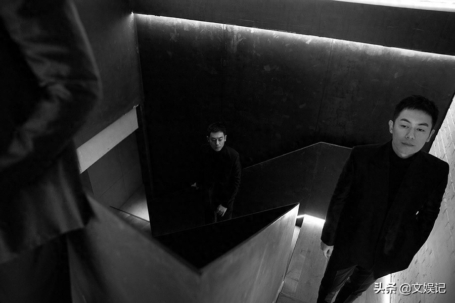 朱亚文写真, 尽显儒雅绅士魅力