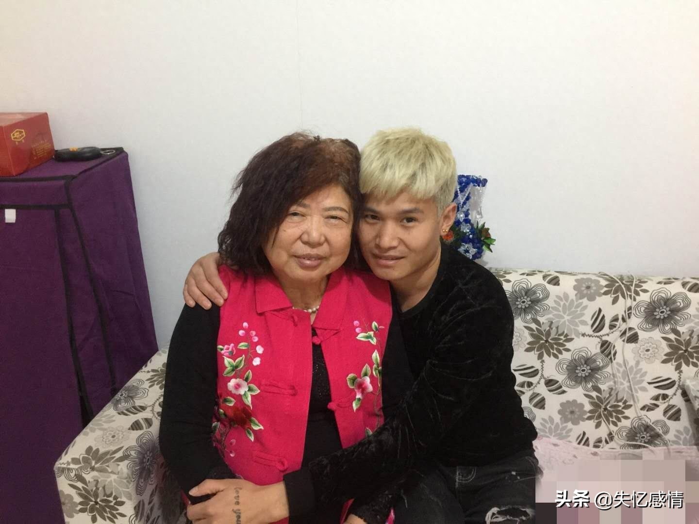 直击：28岁小伙和65岁大妈相爱结婚！同龄的婆婆的举动让人惊讶